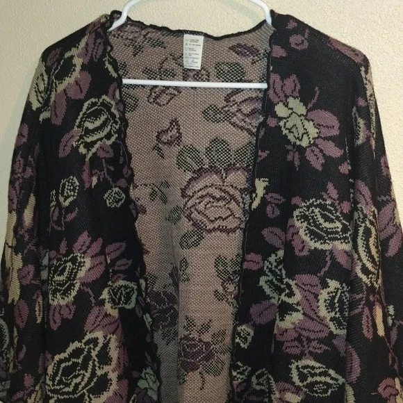 Floral Le Musa Shrug/Pancho Open Front Sweatshirt Winter OS - Picture 2 of 5